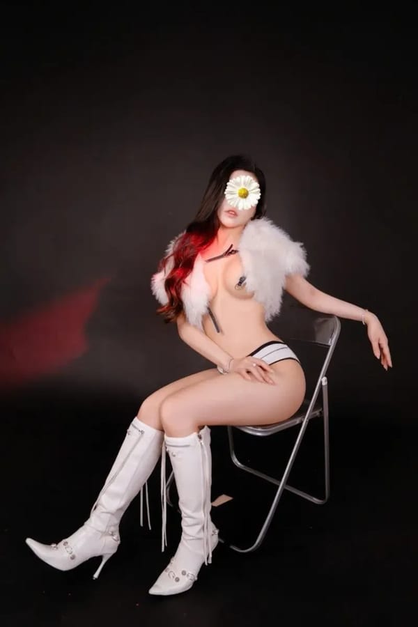 NEW HOTGIRL🔥 DIỄM MY MÔNG BỰ DOGGY BAO PHÊ🔥